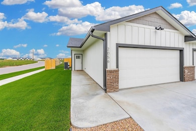 2011-2013 N Reece St, Wichita, KS 67052 - photo 3