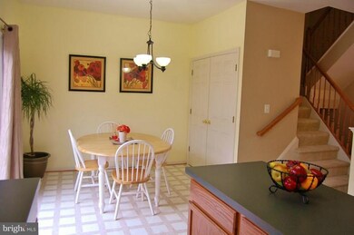 2719 Thornbrook Ct, Odenton, MD 21113 - photo 7