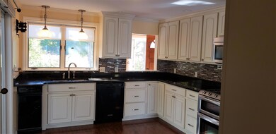 Kitchen-to sink-entry-stove