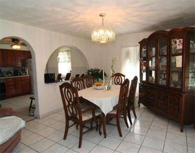 8 Melvin St, Wakefield, MA 01880 - photo 4