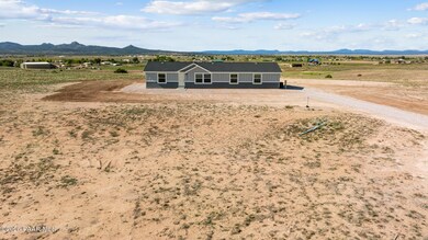 2729 W Grapevine Ct, Paulden, AZ 86334 - photo 2