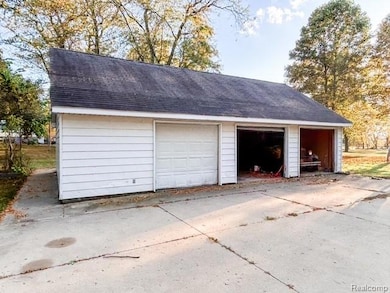 601 N Grand Ave, Fowlerville, MI 48836 - photo 4