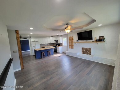 245 Shelley Ct, Mount Washington, KY 40047 - photo 2