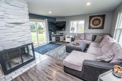 W215N5363 Ada Ct, Menomonee Falls, WI 53051 - photo 2