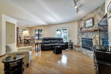 LR/ Dining Room Combo