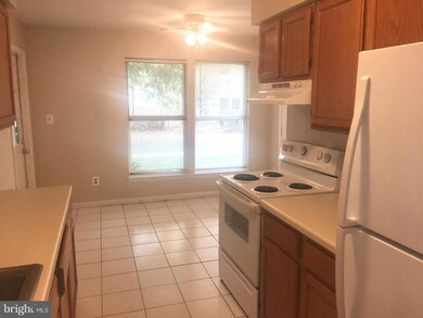 19915 Appledowre Cir, Germantown, MD 20876 - photo 3