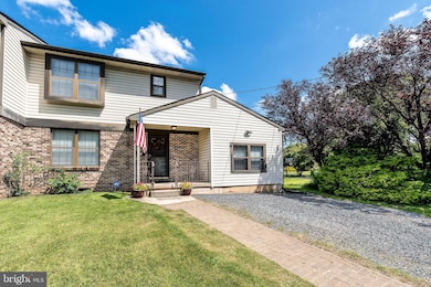 19 Railroad Ave, Beverly, NJ 08010 - photo 3