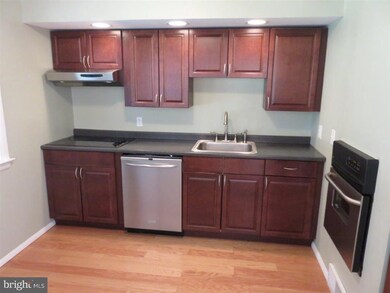 208 Edgewood Ln, Brookhaven, PA 19015 - photo 4