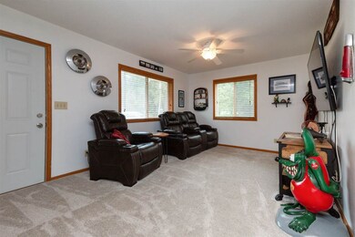 2400 Stewart Rd SE, Cedar Rapids, IA 52403 - photo 4