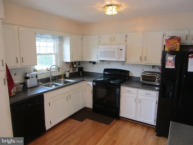 1018 Gahle Rd, Westminster, MD 21157 - photo 3