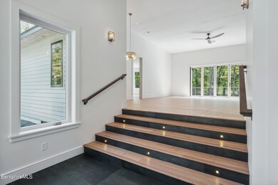 ENTRY FOYER