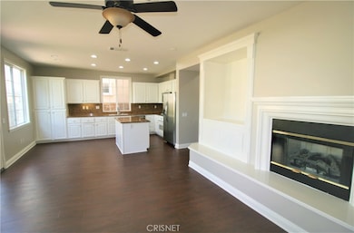 23233 Beachcomber Ln, Valencia, CA 91355 - photo 4