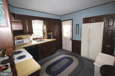 143 E Broad St, New Holland, PA 17557 - photo 7