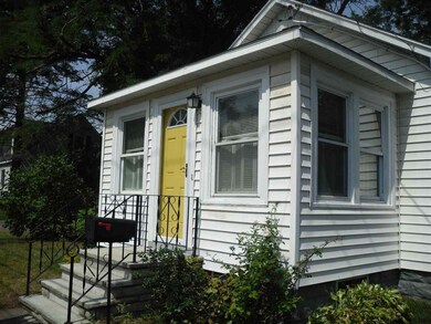 77 Cuthbert St, Schenectady, NY 12302 - photo 2