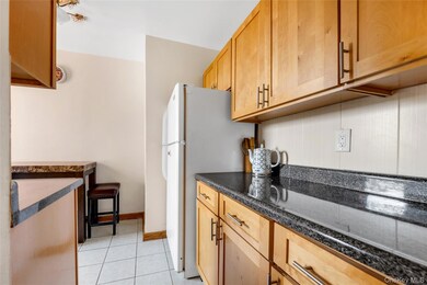 108-50 63rd Dr unit 3F, Flushing, NY 11375 - photo 4
