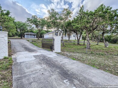 9045 Fox Briar Ln, Boerne, TX 78006 - photo 2