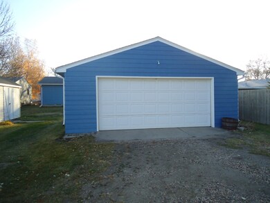 1306 S 18th St, Grand Forks, ND 58201 - photo 7