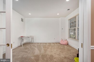 704 Redgate Ln, Woodbridge, VA 22191 - photo 6