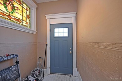 327 Crestline Ave, Cincinnati, OH 45205 - photo 6