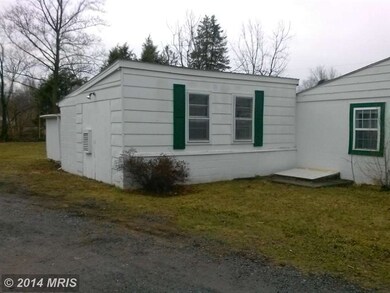 10758 Winchester Ave, Bunker Hill, WV 25413 - photo 5