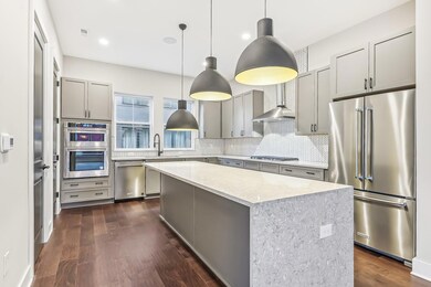 18-web-or-mls-Dickenson St-018