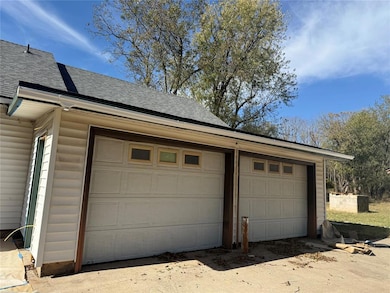 1600 E Farrall, Shawnee, OK 74801 - photo 3