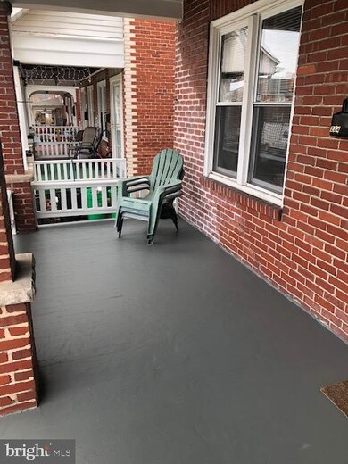 224 N Waverly St, Reading, PA 19607 - photo 2