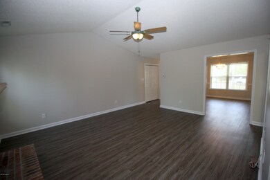 312 Richmond Dr, Jacksonville, NC 28540 - photo 6