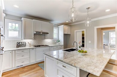 Kitchen includes stainless appliances (and refrige