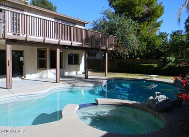 Large backyard w/ covered patio