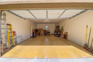HUGE & RARE 4-CAR GARAGE (36x20)