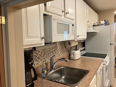 19 Mountain View Dr, Cambridge, VT 05464 - photo 4