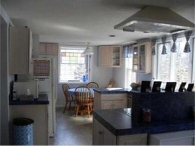 94 Woolworth St, Longmeadow, MA 01106 - photo 4