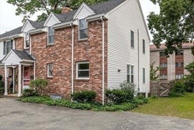 10 Everett St unit B, Wellesley, MA 02482 - photo 4
