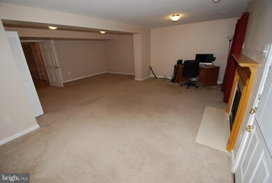 21223 Bunyan Cir, Germantown, MD 20876 - photo 3