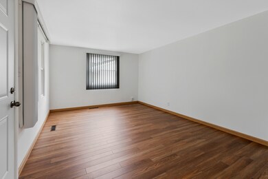 309 Amarillo Dr, Carpentersville, IL 60110 - photo 3