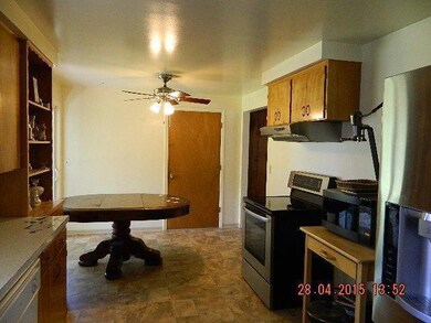 1009 NE Fall Dr, Grants Pass, OR 97526 - photo 6