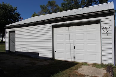 305 E 3rd St, Everly, IA 51338 - photo 3