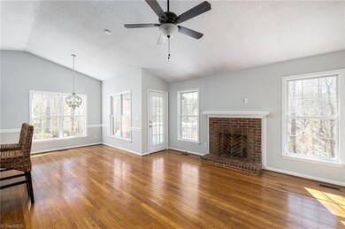 3115 Creekridge Dr, Asheboro, NC 27205 - photo 4