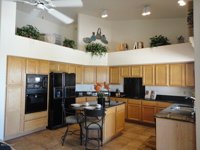 Kitchen w/Granite Countertops
