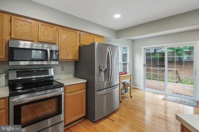 9534 Meadows Farm Dr, Owings Mills, MD 21117 - photo 5