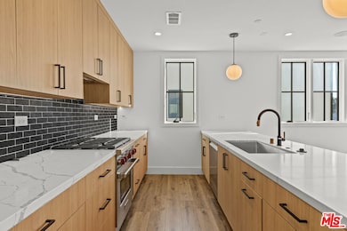 14535 Killion St, Sherman Oaks, CA 91411 - photo 6