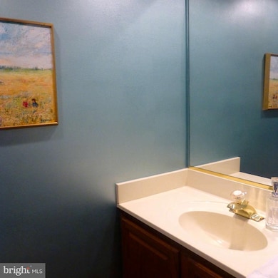 11210 Minstrel Tune Dr, Germantown, MD 20876 - photo 6