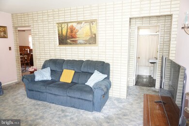 614 Otter Branch Dr, Magnolia, NJ 08049 - photo 2