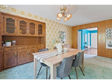 12055 SW Lynnridge Ave, Portland, OR 97225 - photo 7