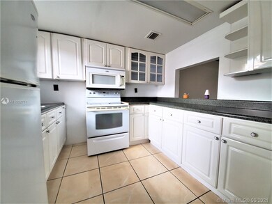 6600 W 2nd Ct unit 15, Hialeah, FL 33012 - photo 7