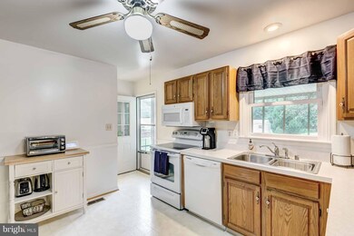 5832 Oklahoma Rd, Sykesville, MD 21784 - photo 7