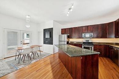 3219 N Halsted St unit C, Chicago, IL 60657 - photo 5