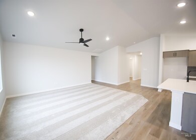 18421 N Fire Ice Ave, Nampa, ID 83687 - photo 4