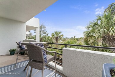 746 Spinnakers - Balcony Views